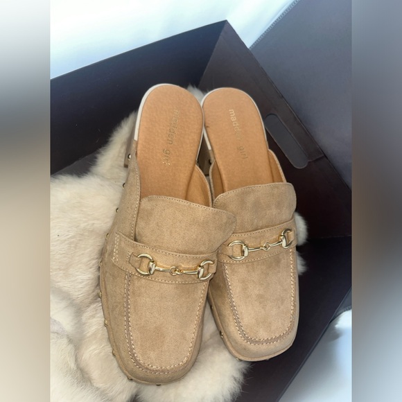 Madden Girl Tan Beige Platform Mule Clog 'Suzanne' Style W/ Stud Detail Sz 9.5 - Picture 3 of 5